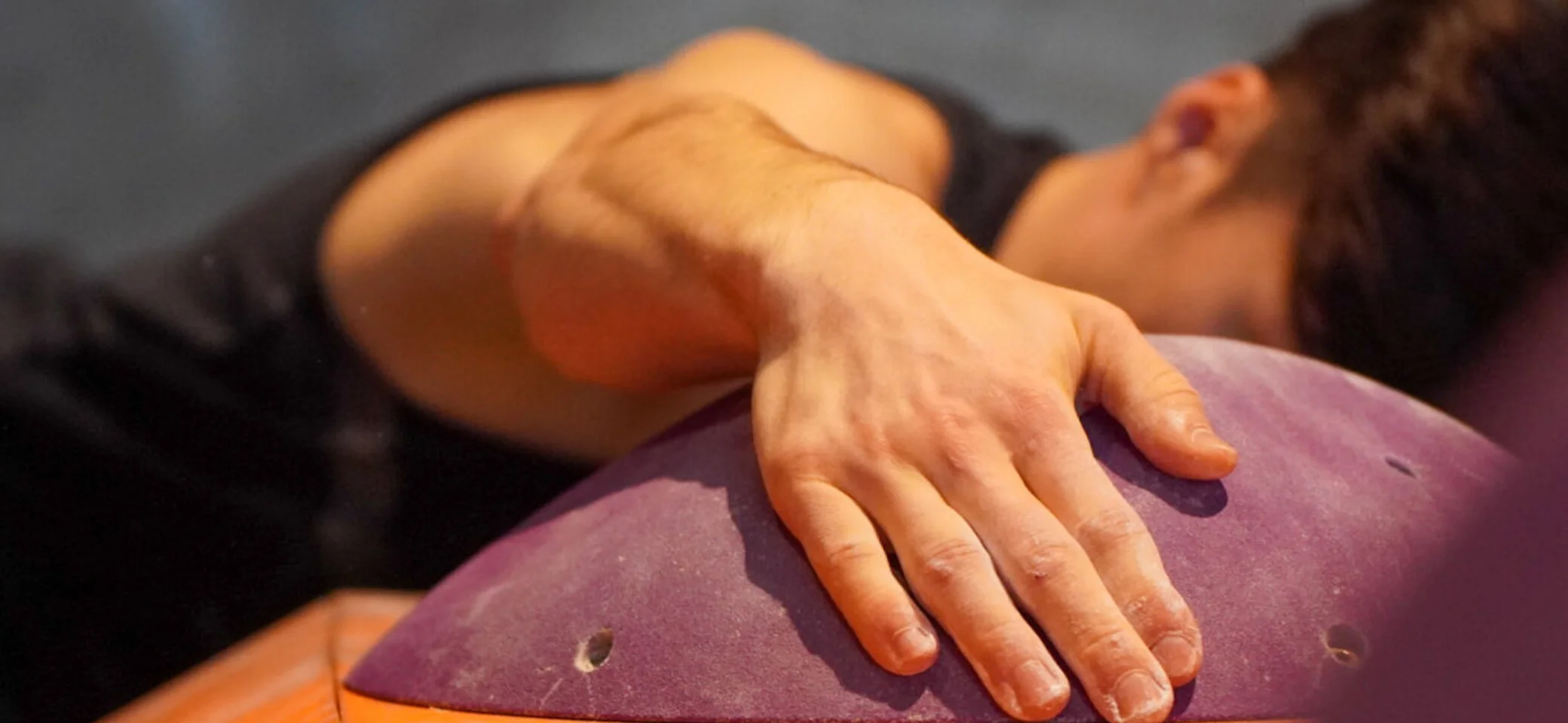 Bouldern in der Kletterhalle Marburg | © Felix Fröhlich